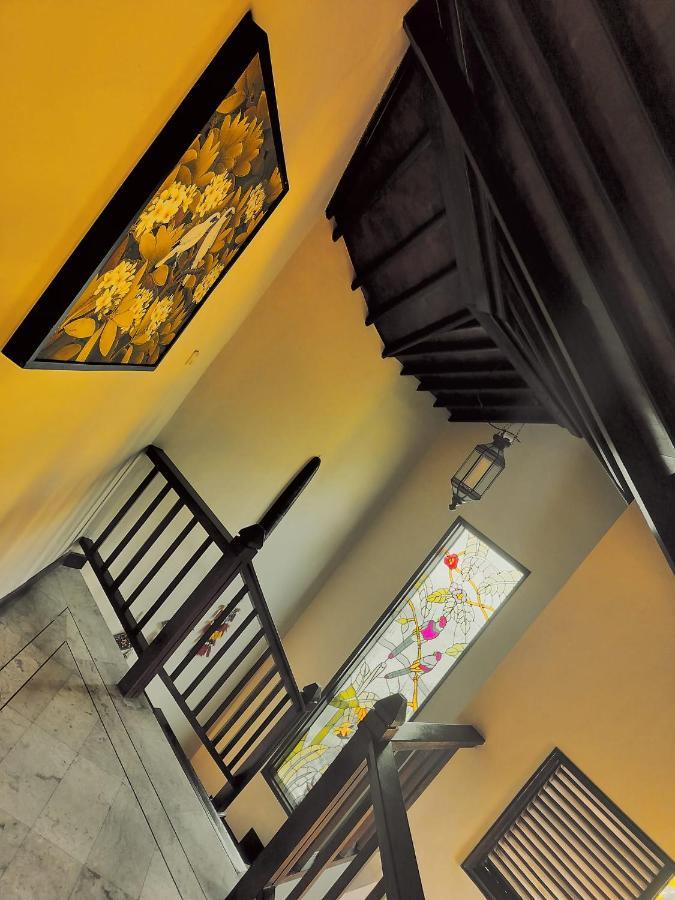 Villa Layang Bulan A Homey Guesthouse For Men Near The Beach In North Kuta 덴파사르 외부 사진